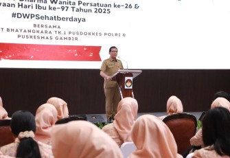 Dirjen Bina Pembangunan Daerah Kemendagri, Restuardy Daud saat Kegiatan Bakti Kesehatan dalam rangka memperingati HUT ke-26 Dharma Wanita Persatuan Kemendagri dan Hari Ibu ke-97 Tahun 2025 di Gedung SBP Kemendagri, beberapa waktu lalu.