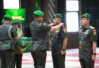 Kepala Staf Angkatan Darat (Kasad) Jenderal TNI Maruli Simanjuntak M.Sc., memimpin Serah Terima Jabatan (Sertijab) Panglima Komando Daerah Militer (Pangdam) II/Swj bertempat di Markas Besar Angkatan Darat (Mabesad), Jakarta Pusat, Jum’at (21/02/2025)