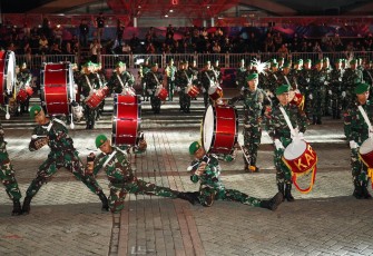 Drumband Kartika Bahana Nusantara Tampil Memukau di Closing Ceremony IIMS 2025