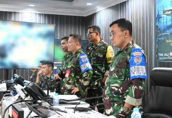 Dankosek I Medan Marsma TNI Imam Subekti S.T., M.IR Secara Resmi Menutup Kegiatan Latihan Cakra C-25  T.A 2025.