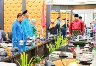 Sekretaris Daerah Kabupaten Bintan, Ronny Kartika saat memimpin Focus Group Discussion (FGD) bersama DPRD Bintan