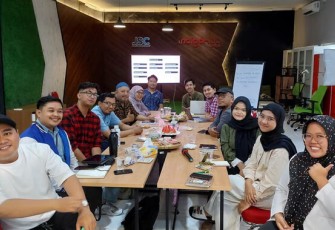 Focus Group Discussion bertajuk “AI Untuk Meningkatkan Mutu dan Akses Pendidikan di Daerah Prioritas Pembangunan” di IndigoHub Jogja.
