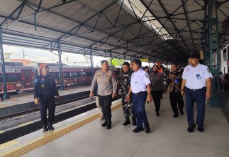 Forkopimda Kota Madiun saat Cek Fasilitas Umum dan Stok Pangan Jelang Nataru 2025–2026