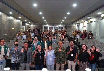 Foto bersama dalam pembukaan Program YOUR PROUD Batch 3 pada Jumat (29-08-2025) di Ruang F114