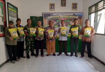Gerakan Pangan Murah di Koramil 0806-03/Durenan, Selasa (26/8/2025).