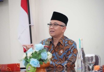 Wamendikdasmen Atip Latipulhayat saat memberikan sambutan dalam kunjungan kerjanya di SMA BOPKRI 1 Yogyakarta, Kamis (16/1)