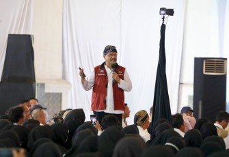 Mensos Saifullah Yusuf saat berdialog dengan pilar kesejahteraan sosial di Yogyakarta, Sabtu (18/1)