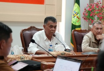 Bupati Natuna Serahkan DPA Tahun Anggaran 2025 ke OPD