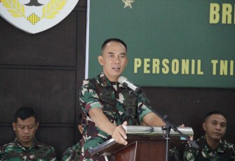 Danrem 051/Wkt Brigjen TNI Riyanto saat memberikan arahan di Kodim 0507/Bekasi, Rabu (22/1)