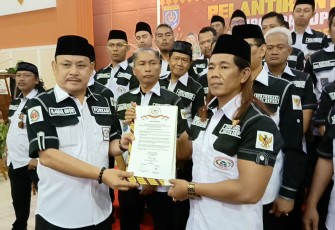 Ketum FORKABI Pusat Drs H Abdul Ghoni melantik Edi Dadang Candra sebagai Ketua DPD FORKABI Kota Depok di Ballroom Hotel Bumi Wiyata Depok, Rabu (29/1)