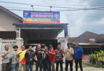 Ketua Pewarta Polrestabes Medan Chairum Lubis SH Bersama Anggota Gelar Jumat Barokah.