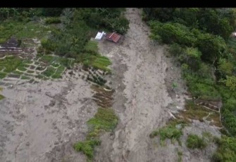 Foto udara bencana tanah longsor 