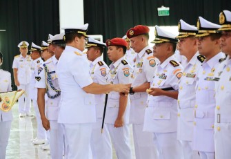 Pangkoarmada III Laksda TNI Hersan 