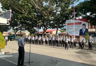 Pemberian Penghargaan Kepada Pegawai Berprestasi di Rutan Kelas 1 Medan