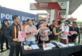 Satreskrim Polrestabes Medan Gerebek SPBU di Kec.Medan Tuntungan Diduga.