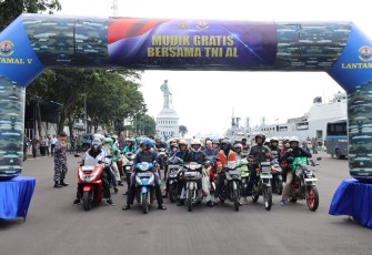 Mudik Gratis Gunakan KRI Banjarmasin-529