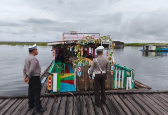 Personel Operasi Ketupat Telabang Polda Kalteng Gelar Pengamanan di Tempat Wisata Air Hitam 