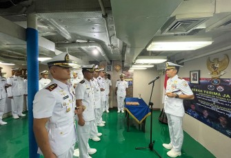 Koarmada III Laksanakan Sertijab Komandan KRI Fatahillah-361 dan KRI Malahayati-362 di Dermaga PT PAL Surabaya