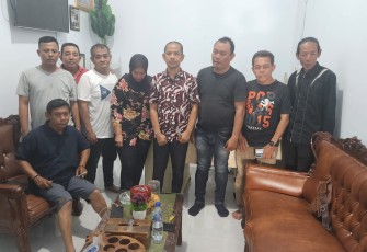 Pewarta Polrestabes Medan Poto Bersama Usai Laksanakan Jumat Barokah.
