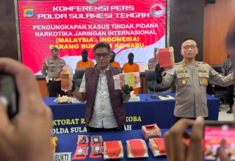 Dirresnarkoba Polda Sulteng Kombes Pribadi Sembiring saat konferensi pers 