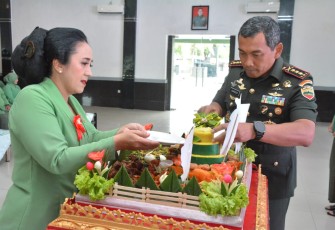 Syukuran Peringatan Hari Ulang Tahun ke-79 Persit Kartika Chandra Kirana di Aula Gupala Korem 023/KS Jln Datuk Hitam No.I Sibolga  Senin (28/04/2025)