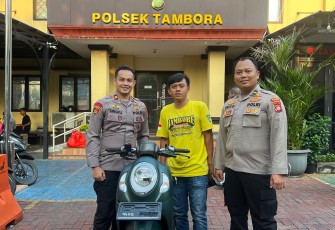Motor Dibeli Lunas Tapi Diambil Paksa Debt Collector, Polsek Tambora Bantu Warga Temukan Kendaraannya Kembali