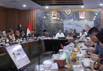 Mendes Yandri Usul Hasil Kopdes Dialokasikan pada Beasiswa Pendidikan dan Perbaikan Jalan Desa