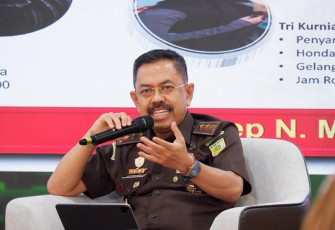 Jaksa Agung RI melalui Jaksa Agung Muda Tindak Pidana Umum (JAM-Pidum) Prof. Dr. Asep Nana Mulyana memimpin ekspose virtual dalam rangka menyetujui 10 (sepuluh) permohonan penyelesaian perkara berdasarkan mekanisme Restorative Justice (keadilan restoratif) pada Senin 5 Mei 2025 