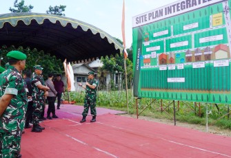 Tinjau Kesiapan Integrated Farming di Blitar
