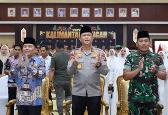 Kapolda Kalteng Hadiri Silaturahmi Gubernur Bersama Calon Jemaah Haji Tahun 2025