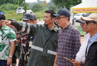 Anggota Deputi Bidang Infrastruktur Tinjau Titik Longsor di Kec Bengkong