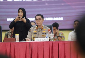 Kabid Humas Polda Jatim Kombes Pol Jules Abraham Abast