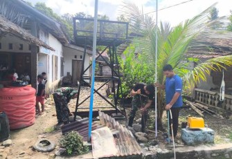 Pemasangan rangka tandon air