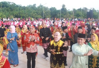 Wabup Benteng Tarmizi, S.Sos Buka Festival Tunas Bahasa Ibu Tingkat SD /Foto : MC 