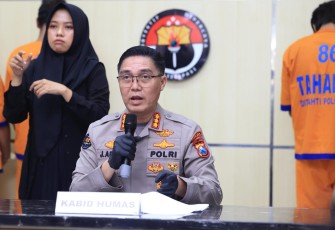 Kabid Humas Polda Jatim Kombes Pol Jules Abraham Abast