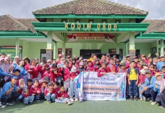 Kunjungan siswa SLB di Makodim 0806/Trenggalek 
