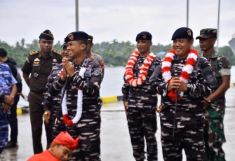 Penyambutan satgas Trisila TNI AL 2025 di Morotai 
