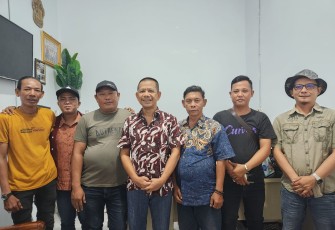 Ketua Pewarta Poto Bersama Anggota Usai Jumat Barokah 