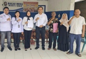 Pendampingan UMKM Opak Berkah dalam proses pendaftaran OVOB