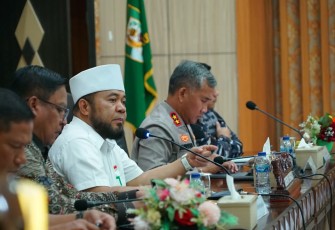 Gubernur Bengkulu Helmi Hasan memakai Kopiah Putih /Foto : Dok 