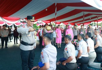 Kapolda Jatim Irjen Pol Nanang Avianto tradisi kenaikan pangkat personelnya