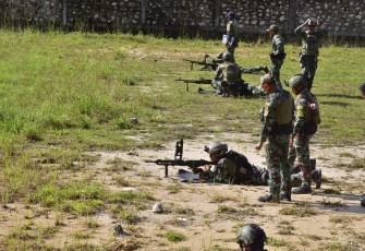 Satkopaska Koarmada III Gelar Latihan Menembak Senjata Bantu di Sorong