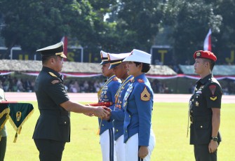 Kepala Staf Angkatan Darat (Kasad) Jenderal TNI Maruli Simanjuntak, M.Sc Dalam Wisuda Sarjana Terapan Taruna Akademi Militer Tingkat IV/Sermatar Tahun Pendidikan 2024/2025, di Akademi Militer (Akmil), Magelang, Jawa Tengah, Kamis (10/7/2025)