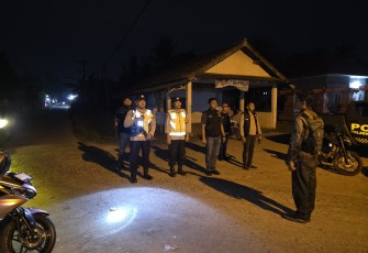 Polsek Belitang III Melaksanakan Patroli Subuh Untuk Ciptakan Kondusifitas Wilayah