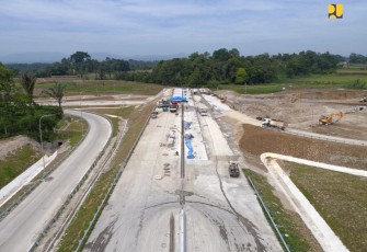 Seksi 4 Tol Kuala Tanjung - Tebing Tinggi - Parapat