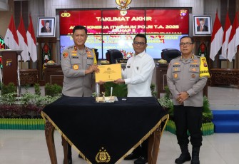 Kapolda Kalteng Irjen Pol Iwan Kurniawan, S.I.K., M.Si. saat memimpin taklimat akhir audit kinerja tahap II aspek pelaksanaan dan pengendalian Inspektorat Pengawasan Umum (Itwasum) Polri, di Aula Arya Dharma, Mapolda setempat, Selasa (15/7) 