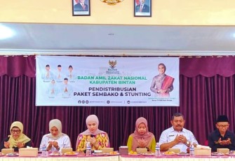 Ketua TP PKK Kabupaten Bintan Salurkan Paket Stunting dan Penyaluran Sembako di Kecamatan Telok Sebong