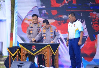 Kapolri Jenderal Listyo Sigit Prabowo resmi membuka ajang Kapolri Cup 2025 Shooting Championship di Mako Brimob, Depok
