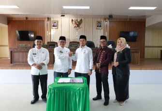 Bupati dan DPRD Pasaman Tandatangan MoU