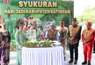 Kapolda Kalteng Hadiri Upacara Hari Jadi ke-23 Kabupaten Katingan